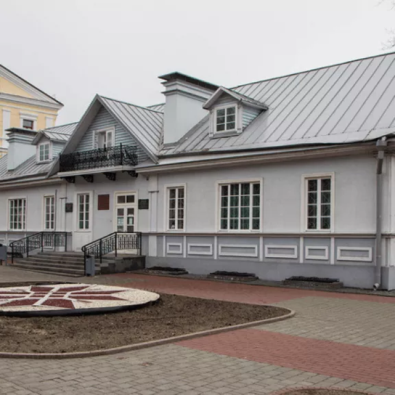 Фотография 4 - Посещение дома-музея Элизы Ожешко. Экскурсия по Гродно. Встреча Нового года